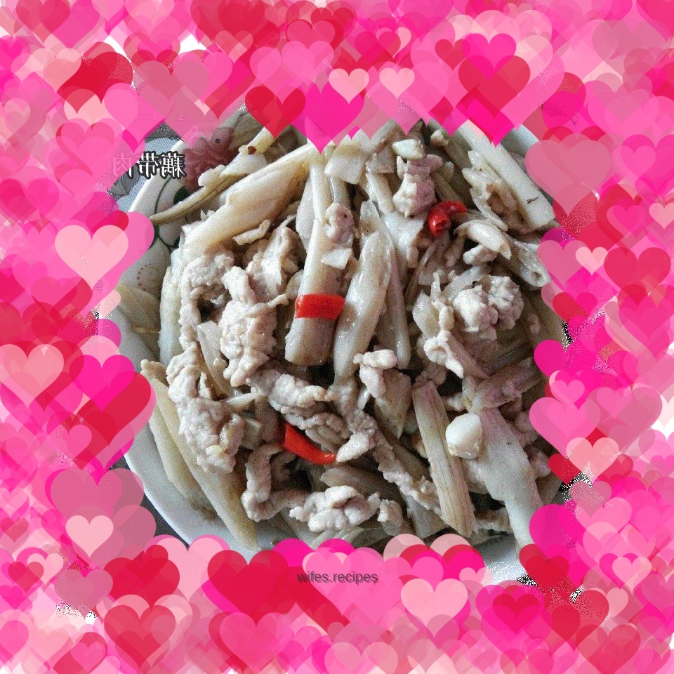 Shredded pork with lotus root