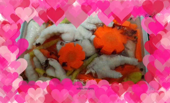 Pickled pepper chicken feet