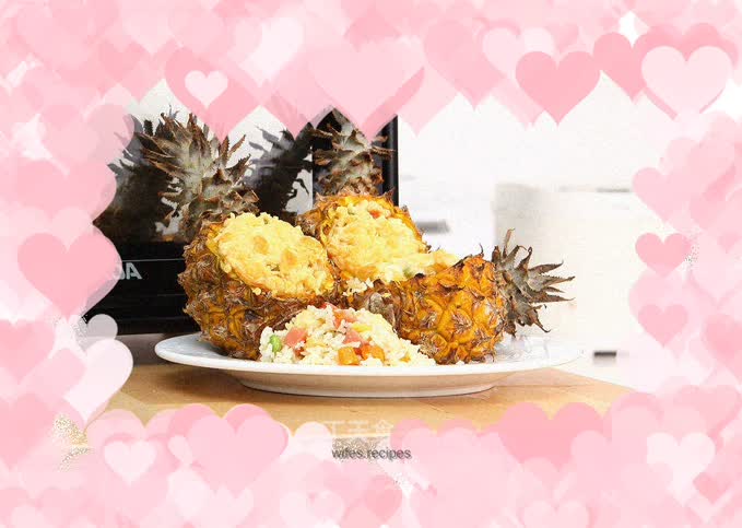 Pineapple assorted baked rice-cut apart is a symphony