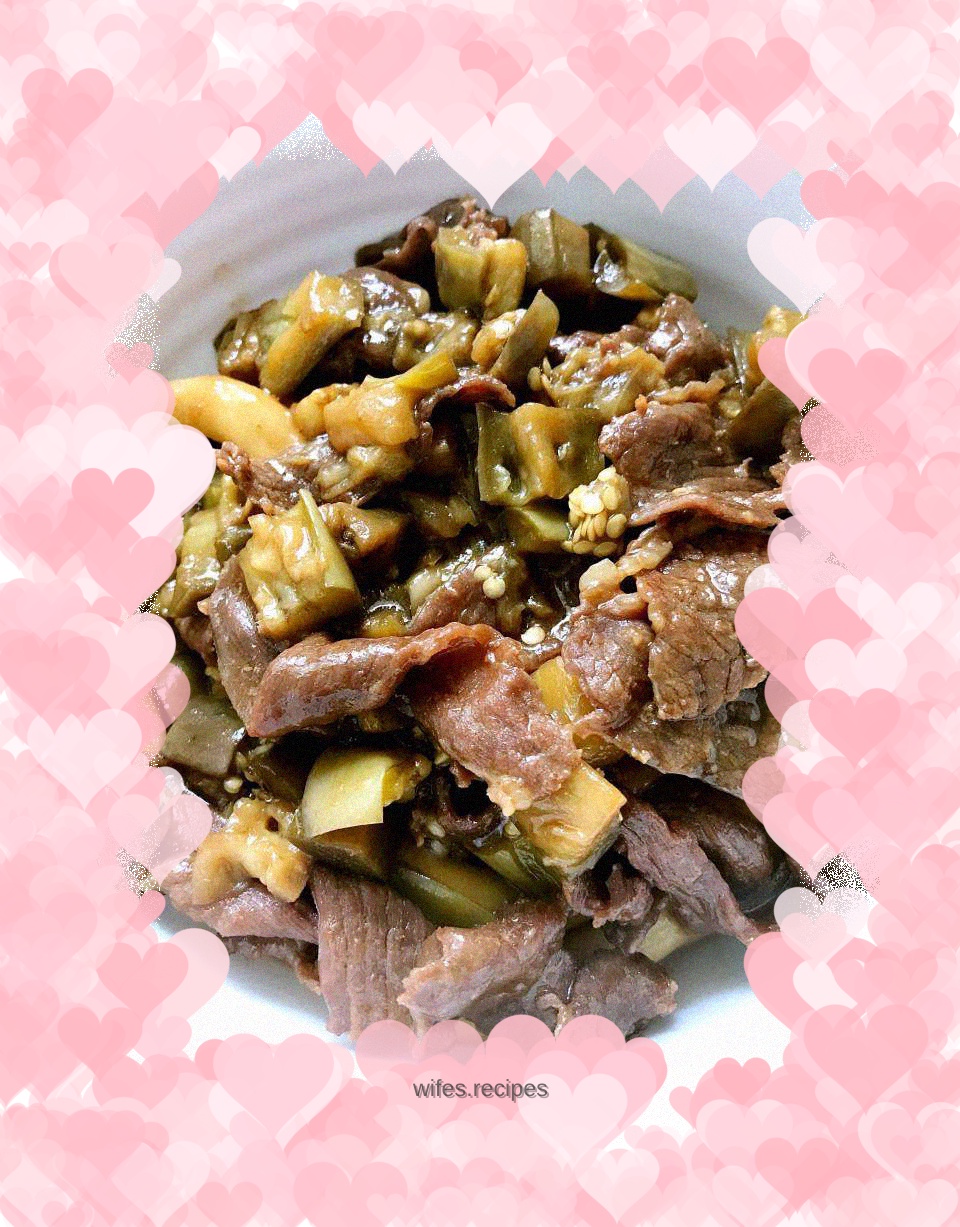 Braised hollow noodles with diced eggplant and beef