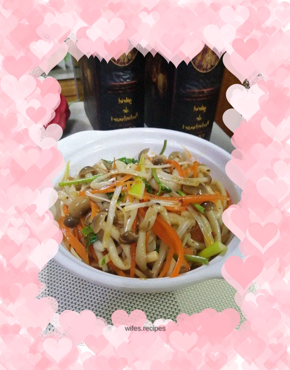 Seafood mushrooms and carrots with oil