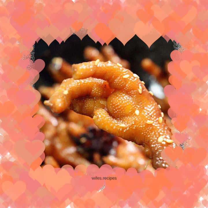 Sauce-flavored chicken feet