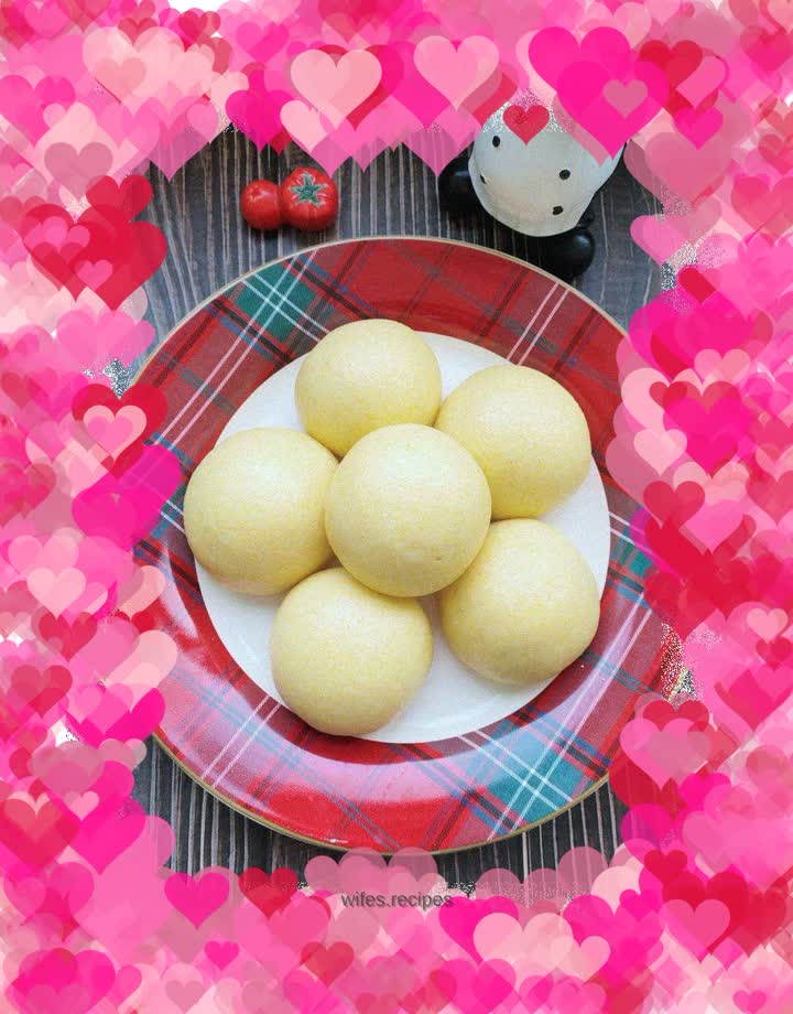 Two-sided steamed buns