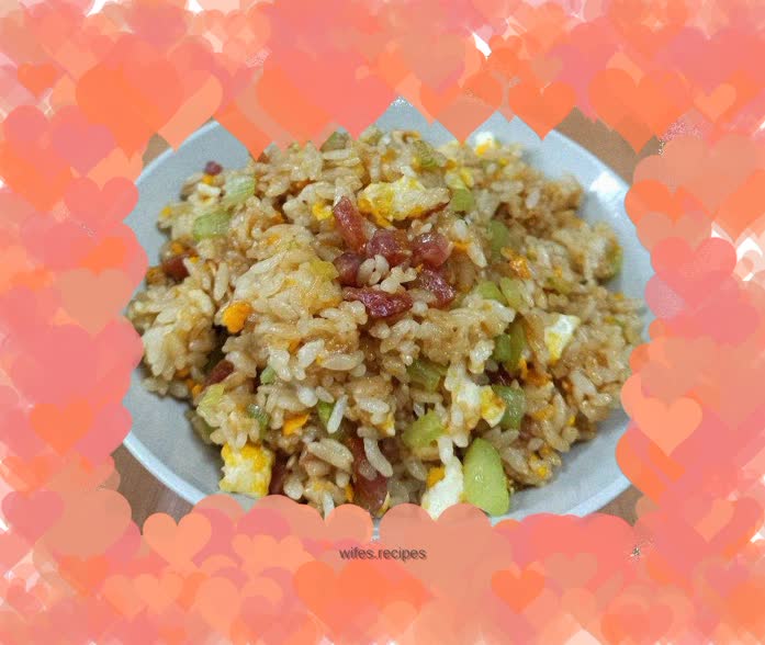 Fried rice with parsley, sausage and egg
