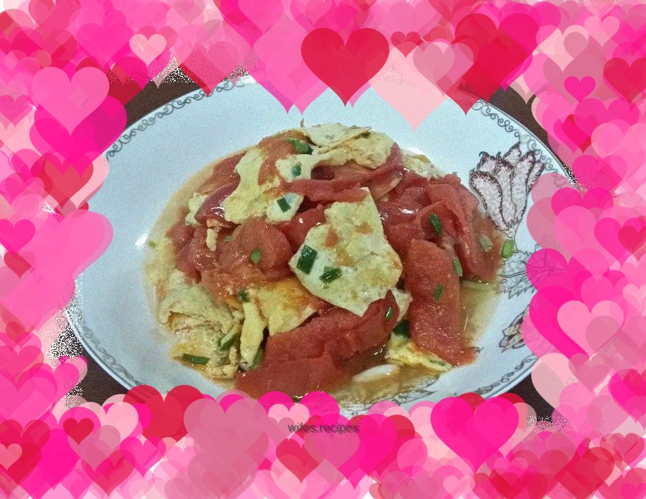 Scrambled eggs with tomatoes