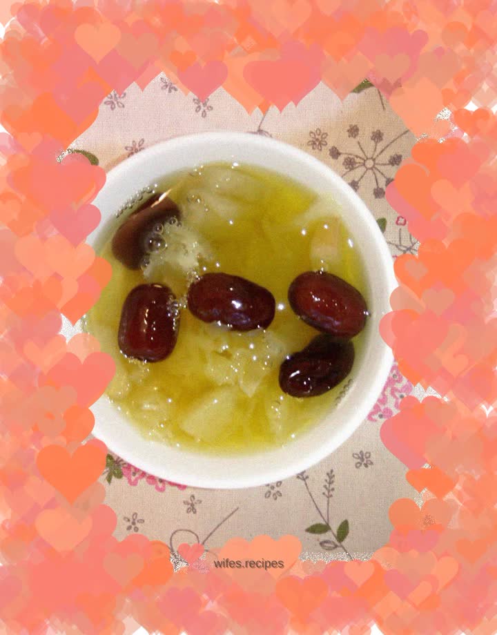 Rock sugar, snow pear and white fungus porridge