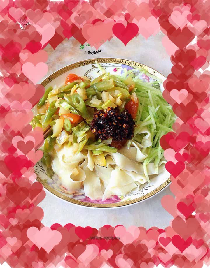 Fresh vegetable cold noodles