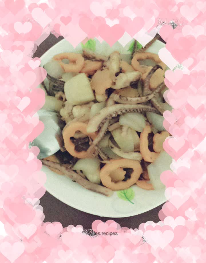 Simple fried squid with sauce