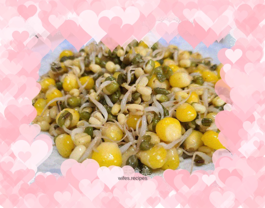 Stir-fried mung bean sprouts and corn kernels with garlic