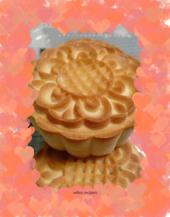 Old-fashioned mooncakes with pulp and five nuts