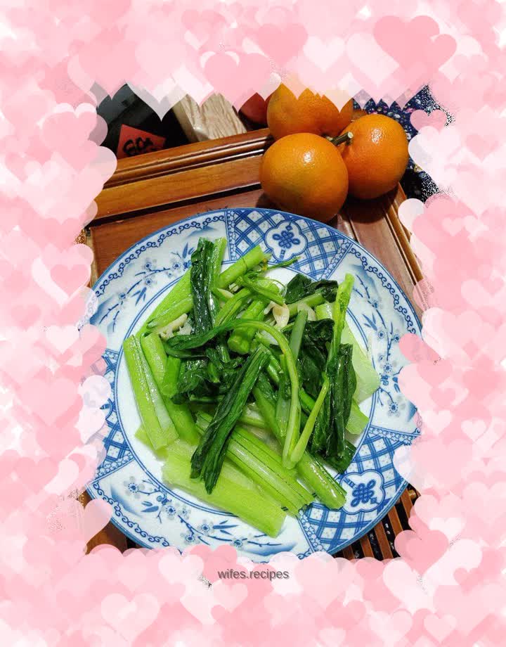 Stir-fried Chinese Choy Sum with Garlic Slices