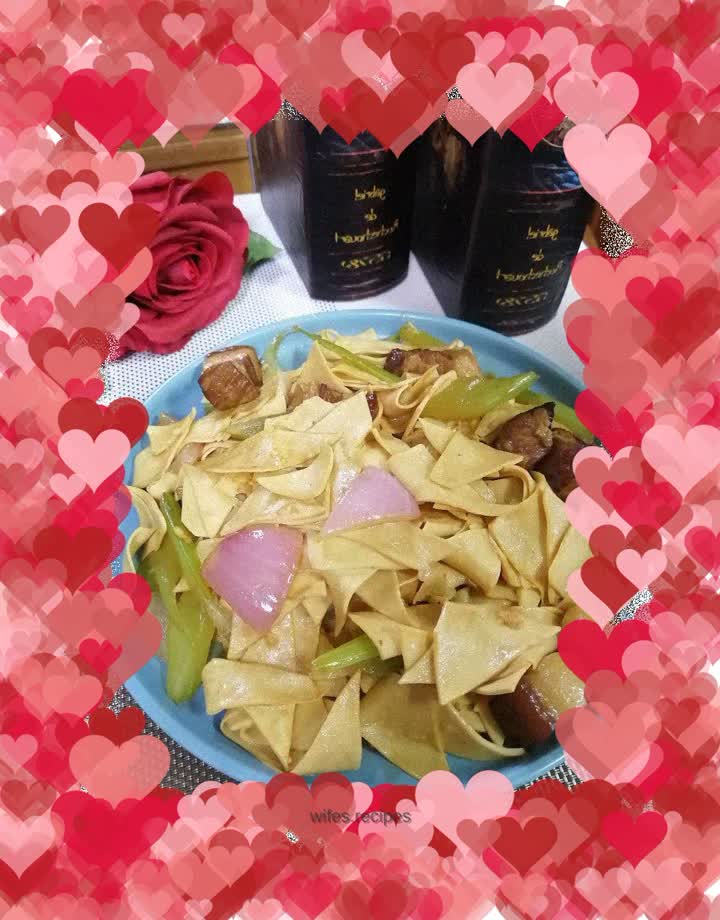 Braised Pork Skin with Stir-fried Onions