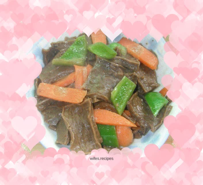 Stir-fried spicy and sour mandarin duck fruit