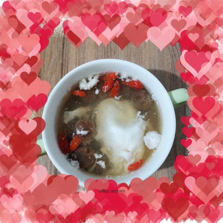 Longan and wolfberry soup