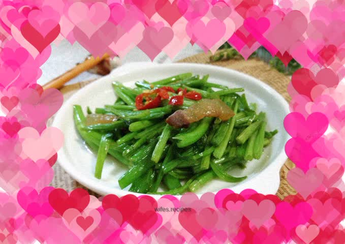 Stir-fried cress with bacon