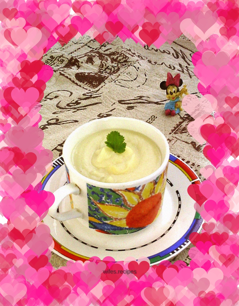 Clear and moist lily and yam milk soup