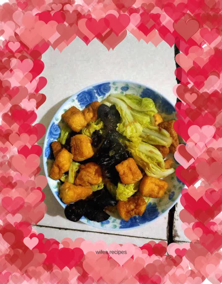 Stir-fried Chinese Cabbage with Fungus and Tofu Soup