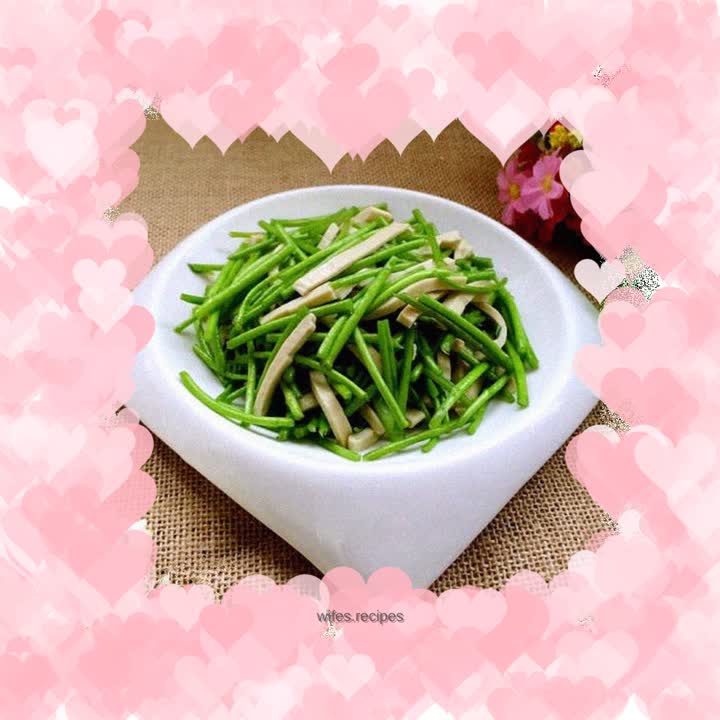 Fried Dried Tofu with Artemisia and Artemisia