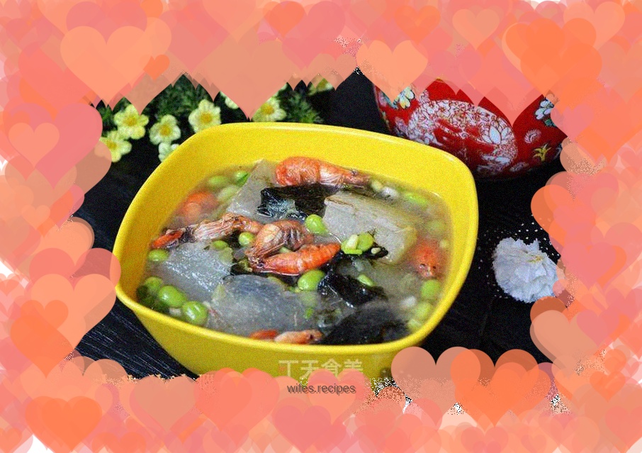 River shrimp, seaweed and winter melon soup