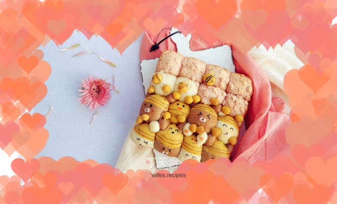 Bee Love Flower Squeeze Bun