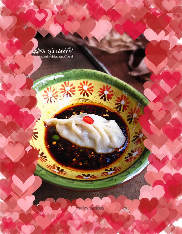 Handmade dumplings with tomato flavor and onion