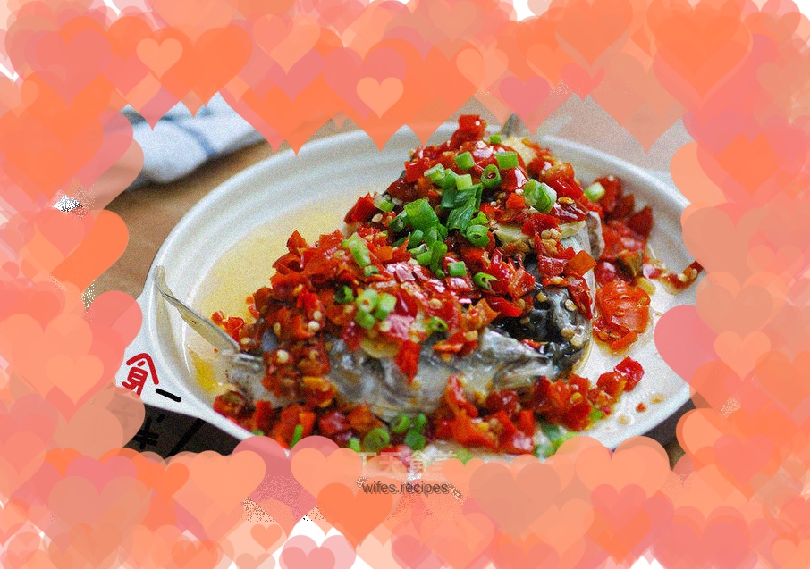 Super simple fish head with chopped pepper