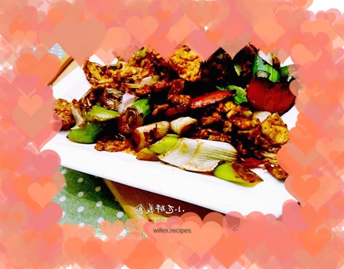 Fried eggs with green onions