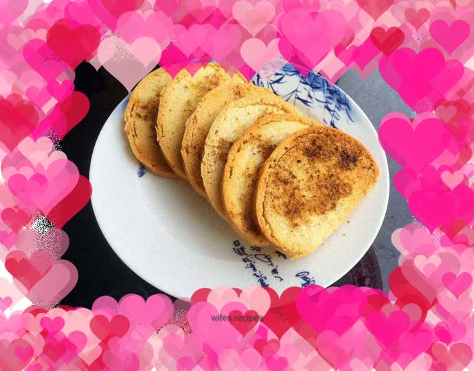 Crispy grilled bun slices