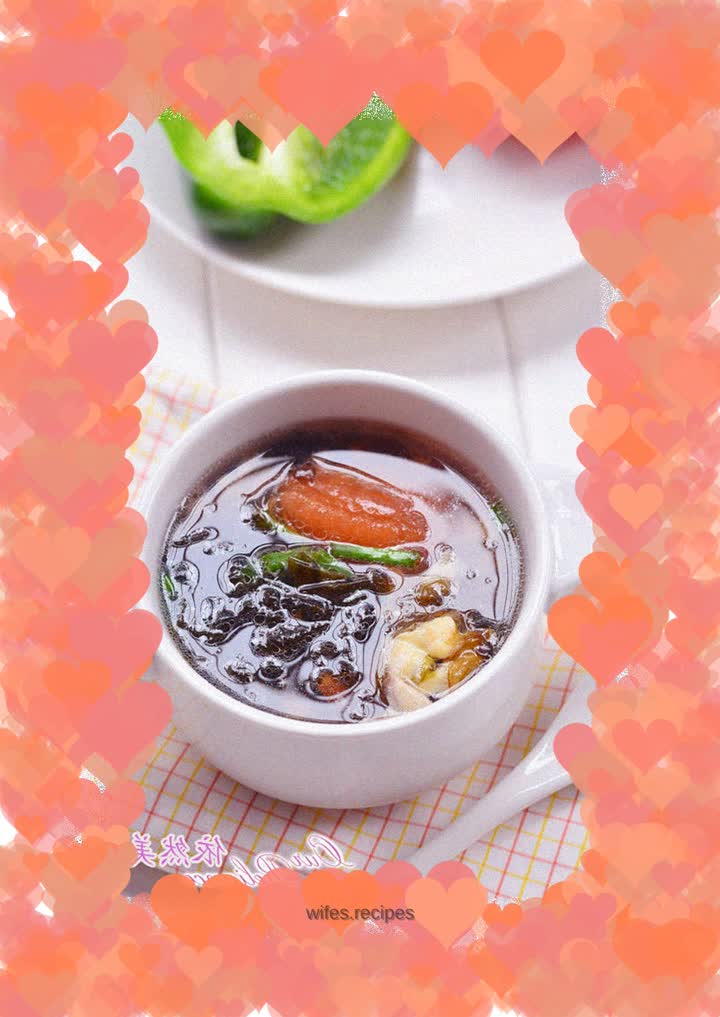 Tomato, seaweed and egg soup