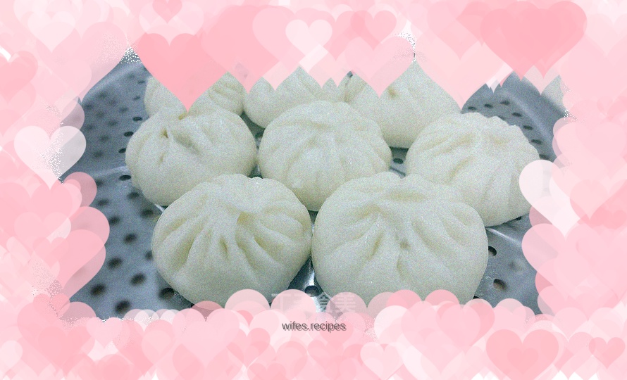 Pork and pickled cabbage buns