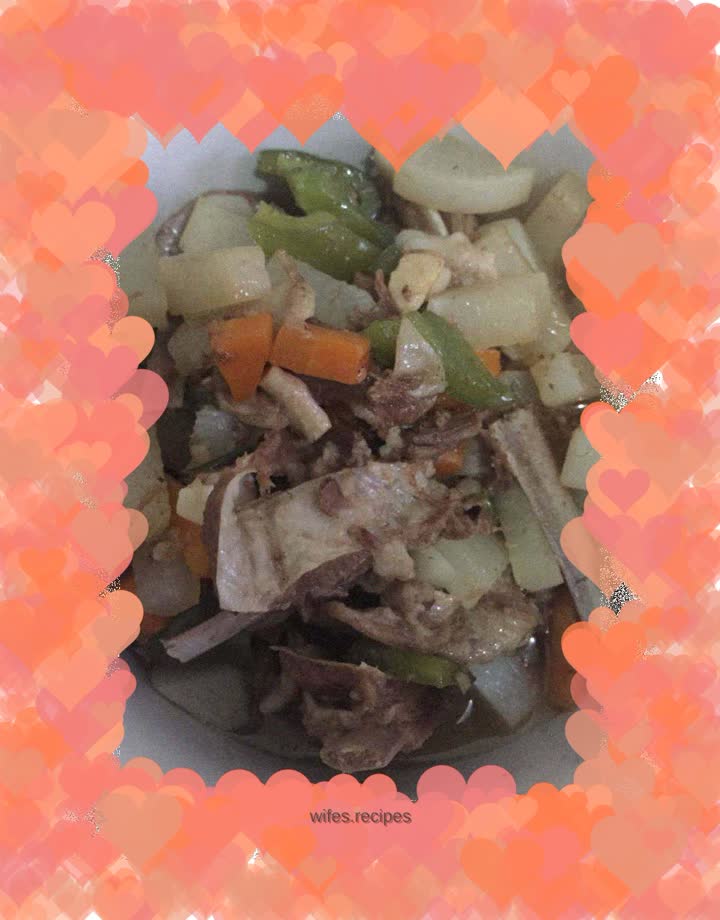 Lamb chops with carrots, white radish and green pepper