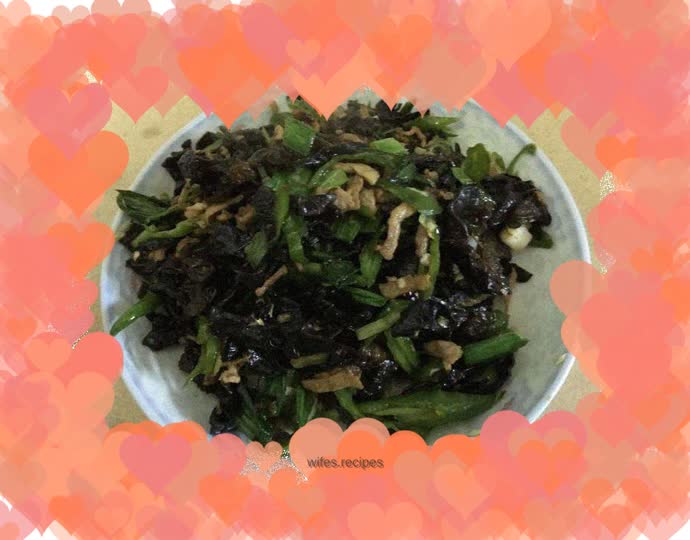 Stir-fried shredded pork with pepper and fungus