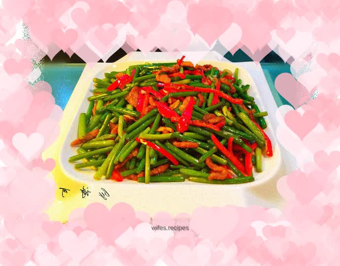 Stir-fried shredded pork with garlic