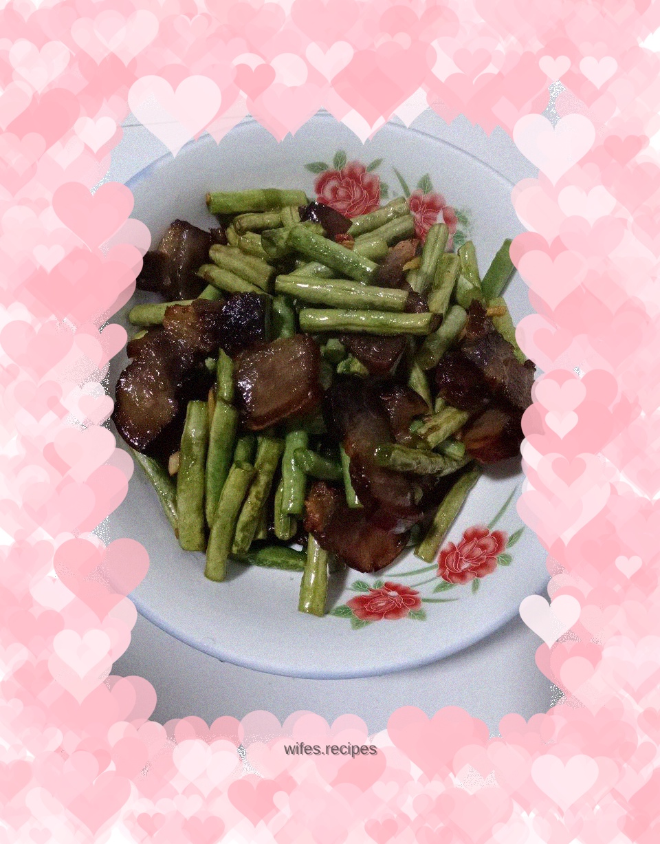 Stir-fried bacon with green beans