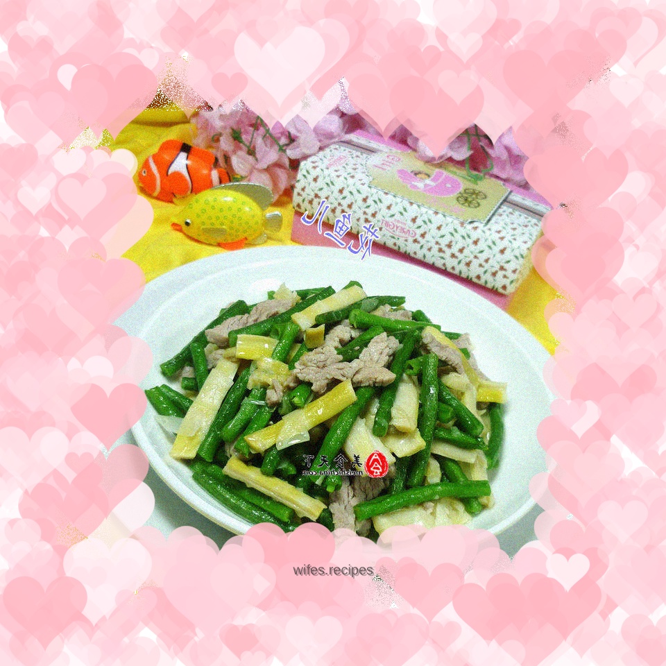 Stir-fried shredded pork and lamb tail with bamboo shoots and beans