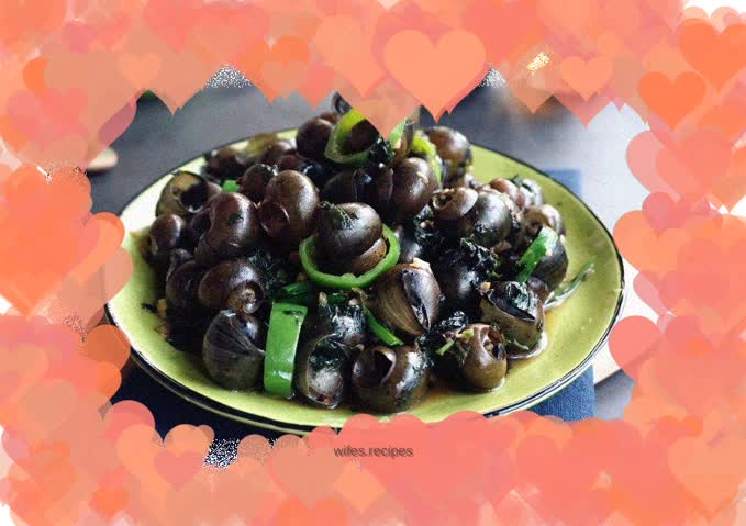 Stir-fried escargot with perilla
