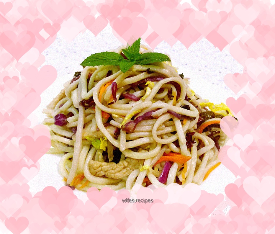Fried noodles with seasonal vegetables