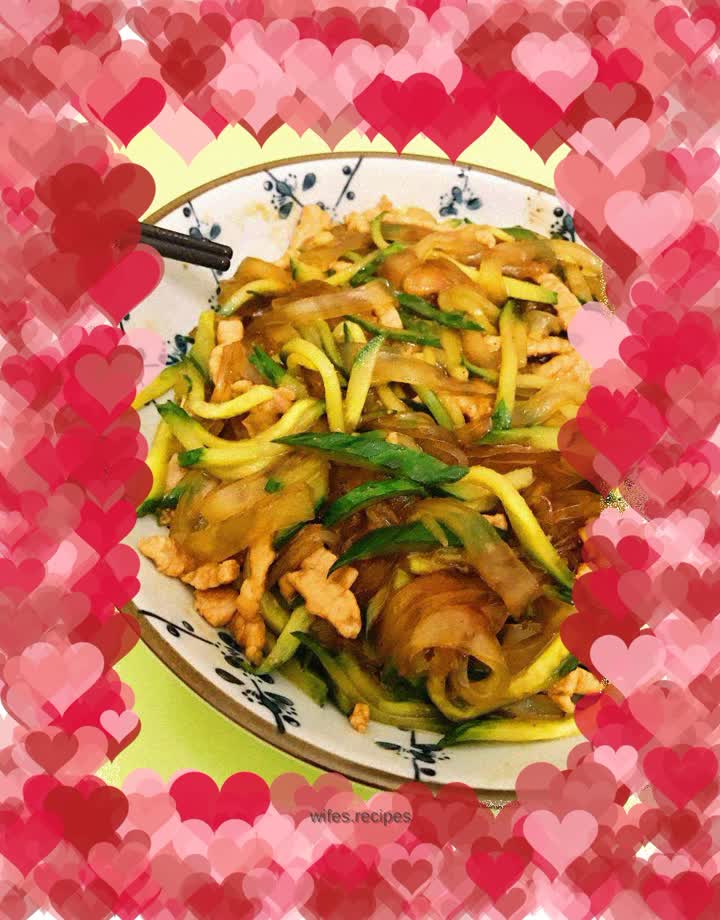 Stir-fried shredded pork and cucumber