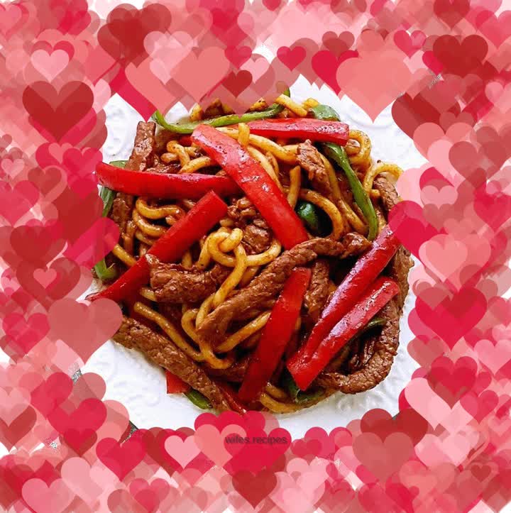 Stir-fried Udon Noodles with Black Pepper Beef Fillet