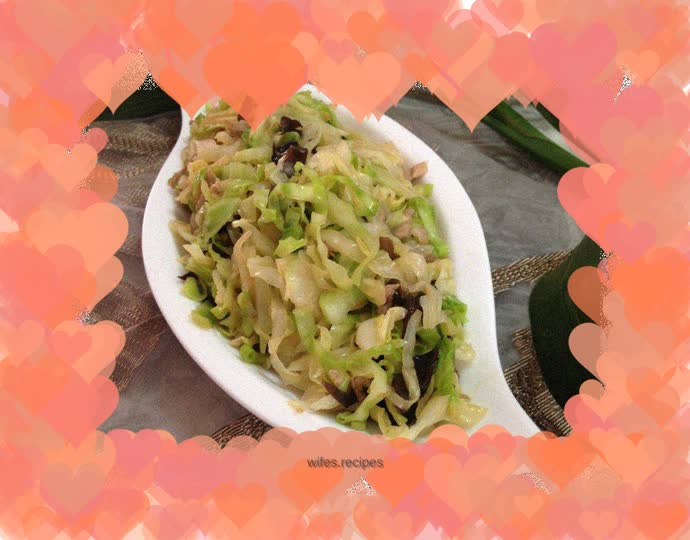 Stir-fried shredded cabbage
