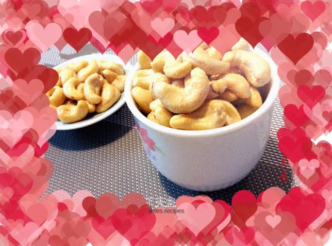 Salt and Pepper Cashews
