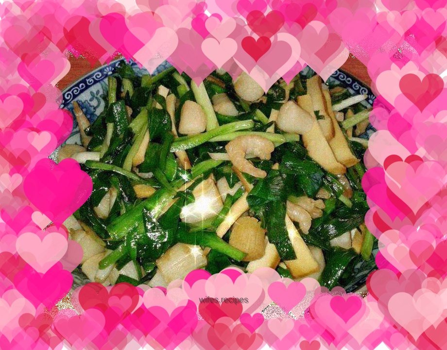 Braised spring leeks with golden hook and tape