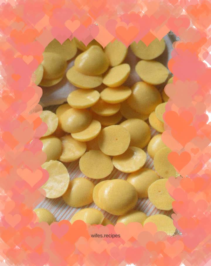 Egg yolk dissolved in beans