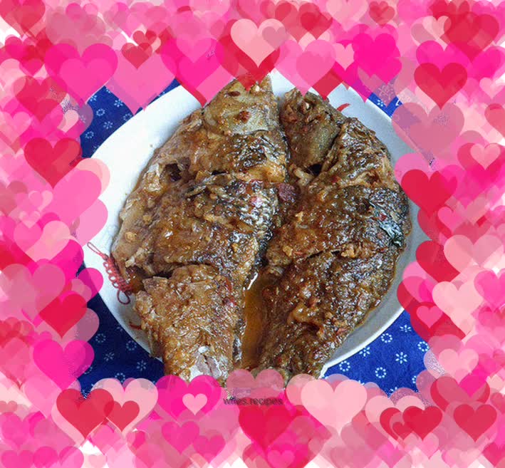 Sauce-flavored crucian carp