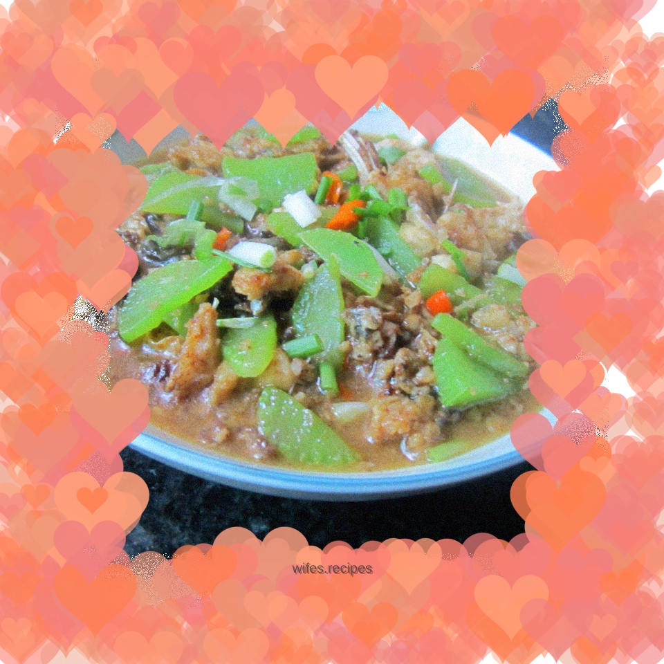 Boiled fish with lettuce