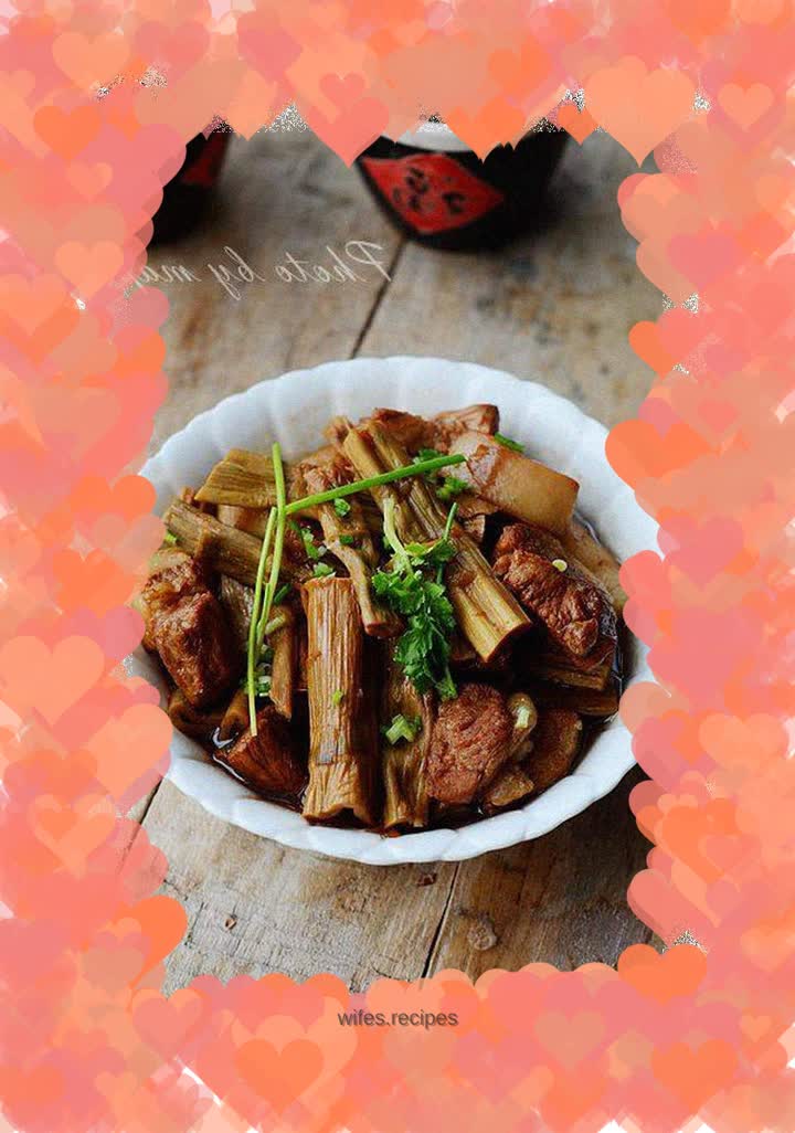 Braised pork belly with dried bamboo shoots