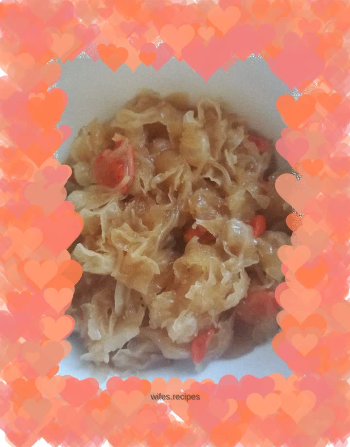 Tremella and Gouqi Soup