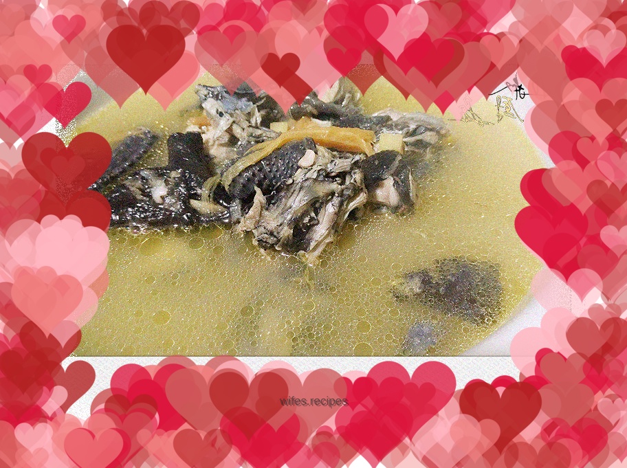 Black-bone chicken stewed shark fin