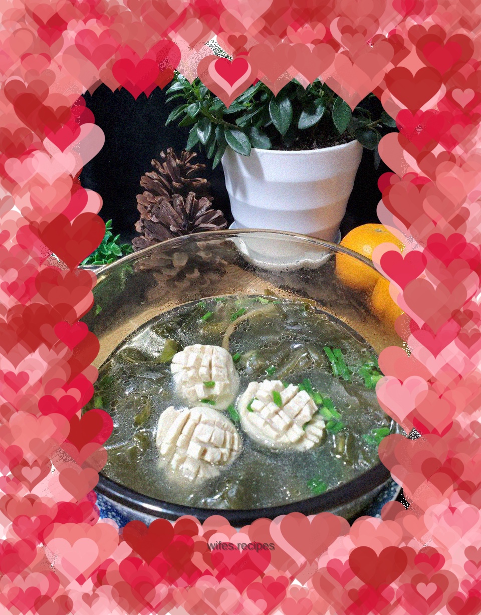 Seaweed Sprout Stewed Meatball Soup