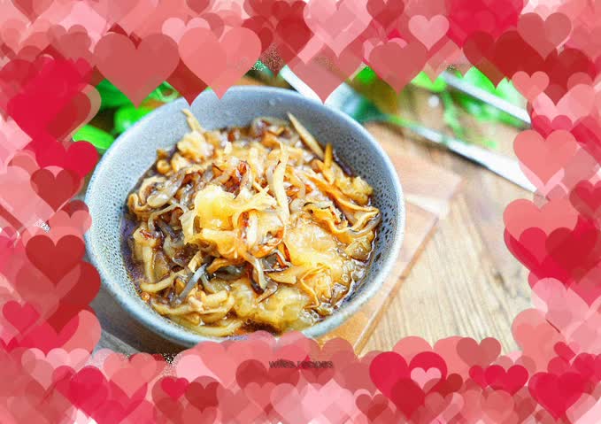 Jellyfish mixed with fresh white fungus